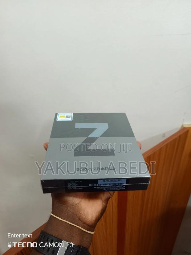 New Samsung Galaxy Z Fold 3 256 GB Black · Photo 3