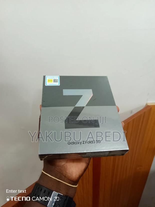 New Samsung Galaxy Z Fold 3 256 GB Black · Photo 4