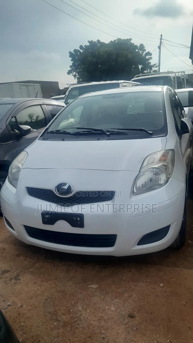 Toyota Vitz 1.3 FWD 5dr 2010 White