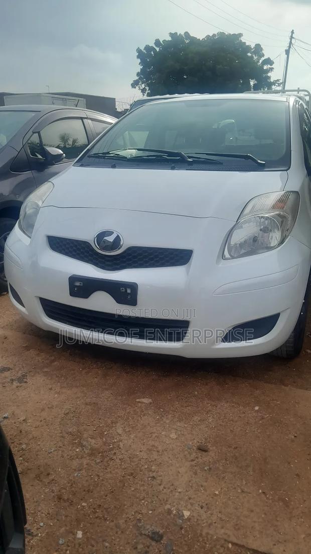 Toyota Vitz 1.3 FWD 5dr 2010 White