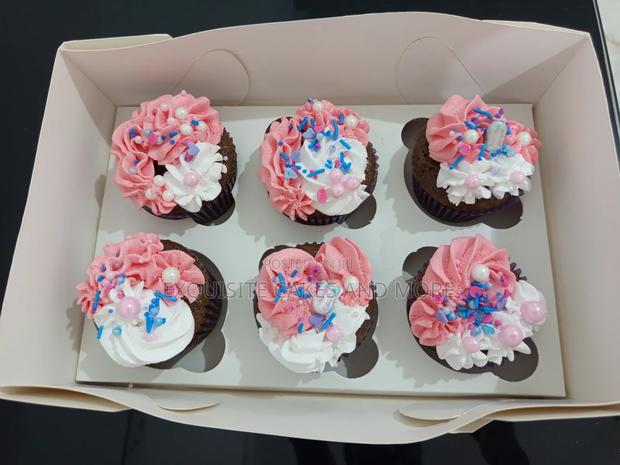 6 Cupcakes With Whipped Cream · Photo 4