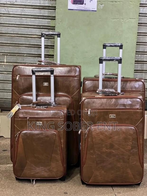 4 Set Of Traveling Bag · Photo 3