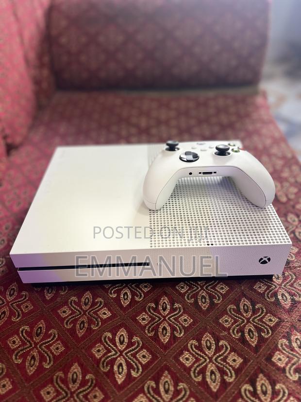 Xbox One S 1tb Gaming Pack – 17+ Games Inside photo 2