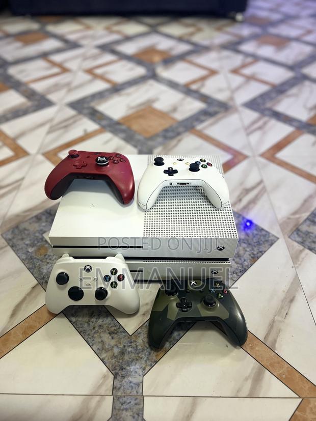 Xbox One S 1tb | Ready to Play (Fc 26 Included) photo 2