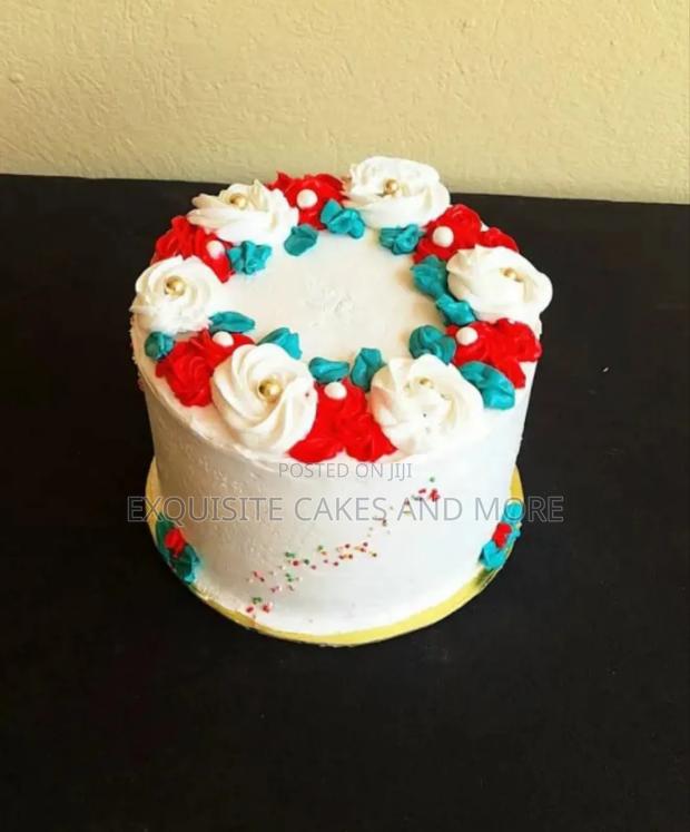 Anniversary/Family/Birthday/Christmas Cake · Photo 2