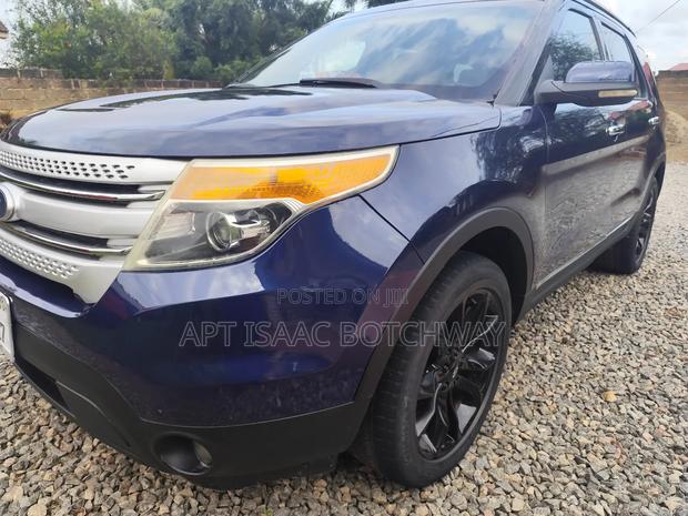 Ford Explorer Base 4dr 4x4 (3.5L 6cyl 6A) 2013 Blue