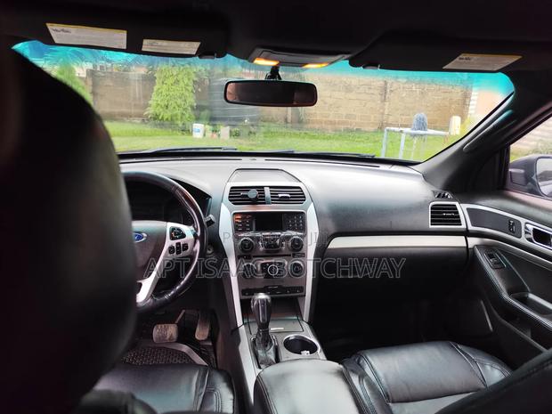 Ford Explorer Base 4dr 4x4 (3.5L 6cyl 6A) 2013 Blue