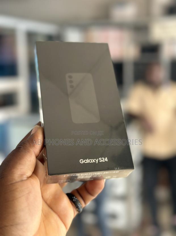 New Samsung Galaxy S24 128 GB Black · Photo 4