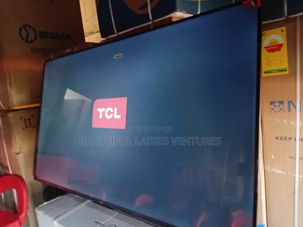 Hilarious Showing on TCL 55inches the Fabulous Joy With Families · Photo 3