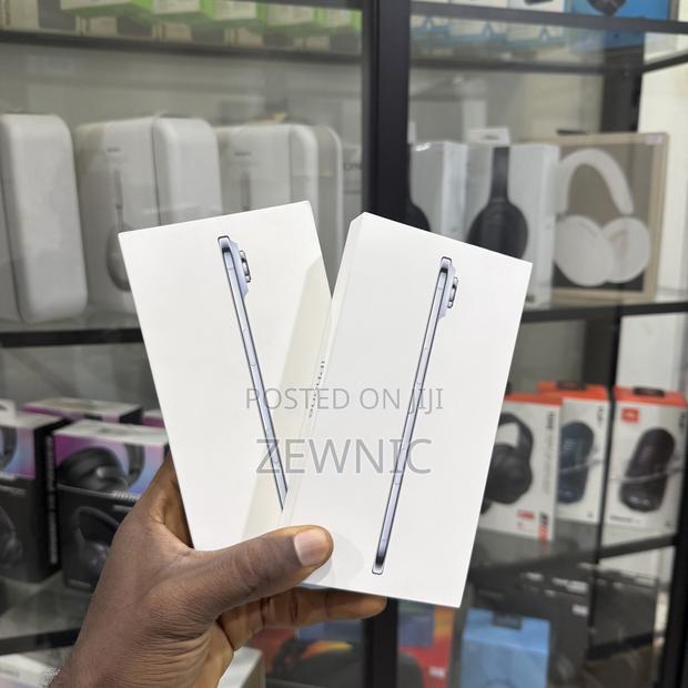 New Apple iPhone Air 512 GB Blue · Photo 3