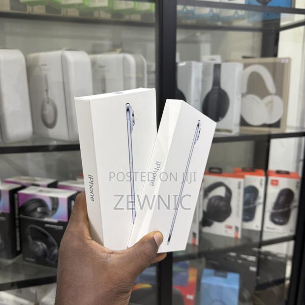 New Apple iPhone Air 512 GB Blue · Photo 4