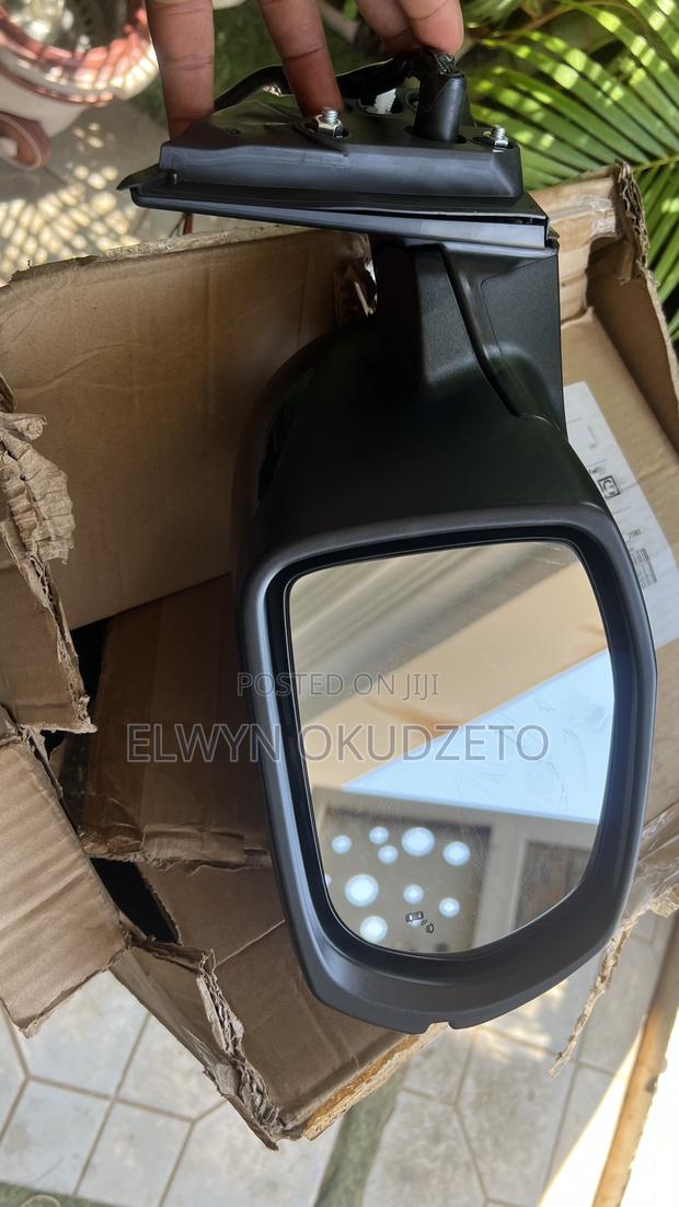 2018 Honda CRV Side Mirror photo 2