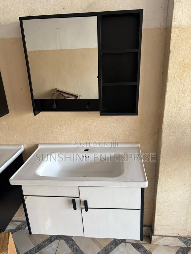 Cabinet Basin · Photo 4