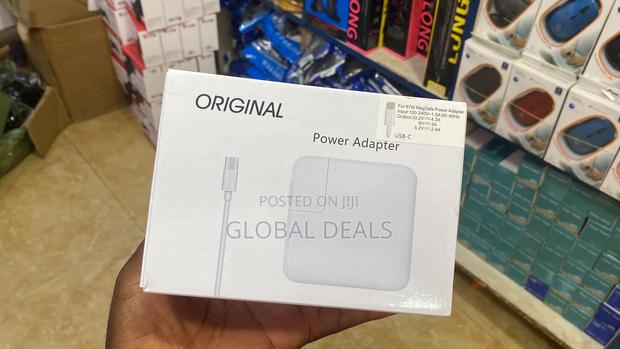 Macbook Type-C Chargers. Original
