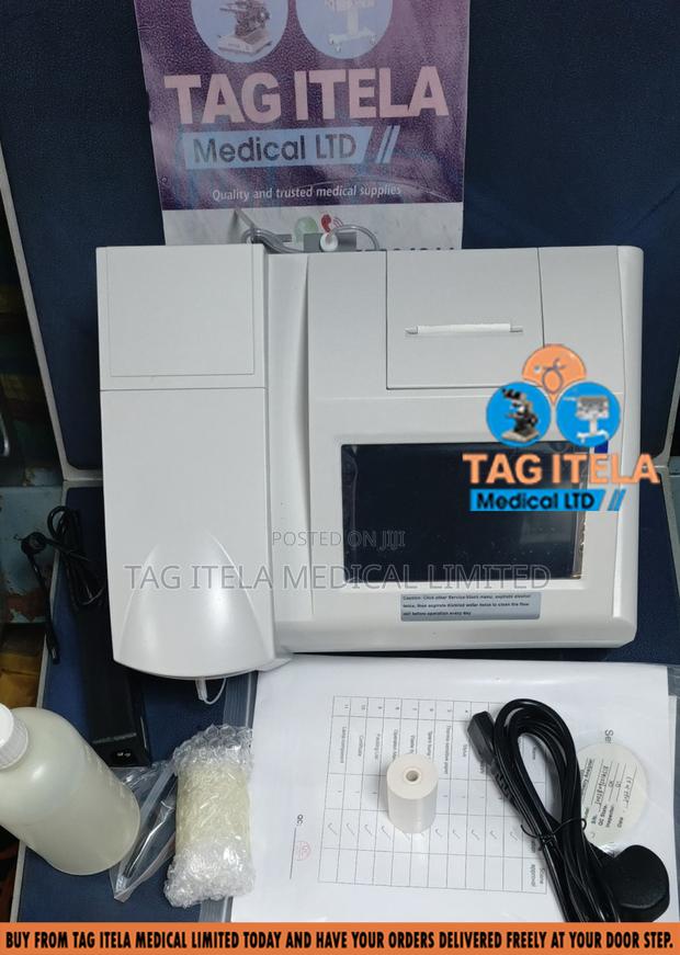 Chemistry Analyzer (Semi-Auto) · Photo 4