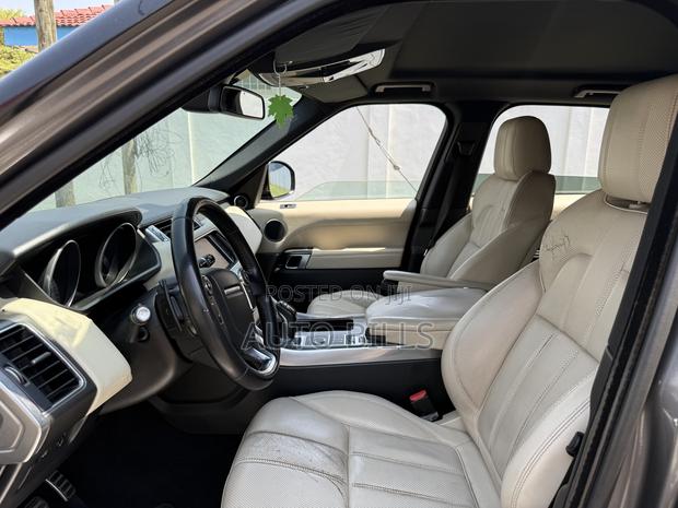 Land Rover Range Rover Sport HSE 4x4 (3.0L 6cyl 8A) 2014 Gray