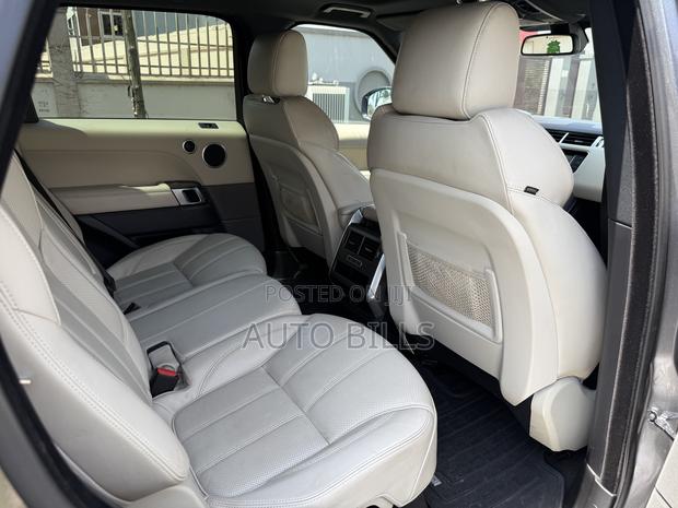 Land Rover Range Rover Sport HSE 4x4 (3.0L 6cyl 8A) 2014 Gray