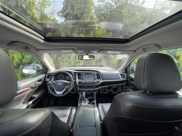 Toyota Highlander for Rent photo 4
