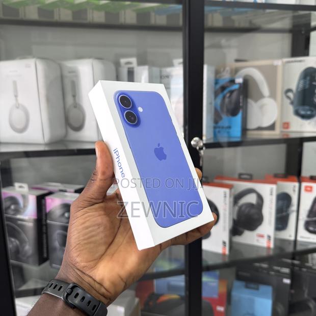 New Apple iPhone 16 128 GB Blue · Photo 3