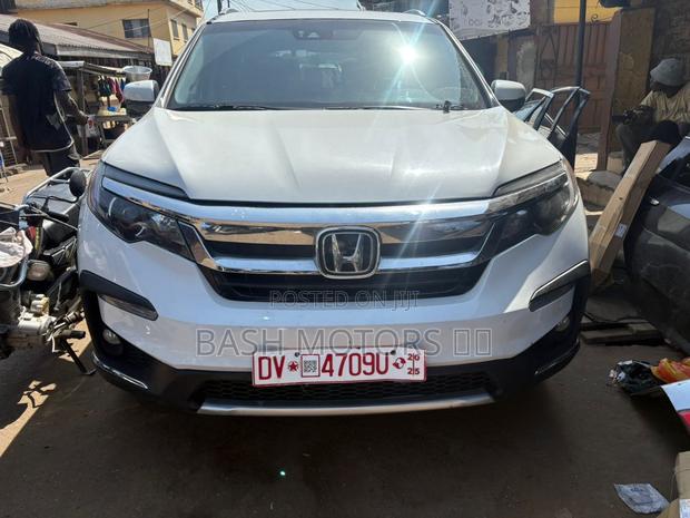 Honda Pilot Touring 8-Passenger 2021 White