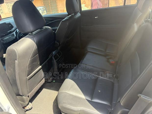 Honda Pilot Touring 8-Passenger 2021 White