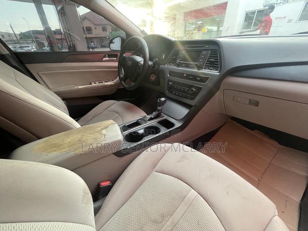 Hyundai Sonata SE 4dr Sedan (2.4L 4cyl 6A) 2015 Black