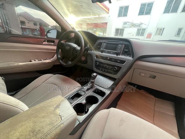 Hyundai Sonata SE 4dr Sedan (2.4L 4cyl 6A) 2015 Black