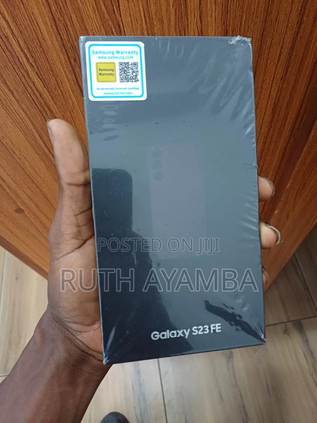 New Samsung Galaxy S23 FE 128 GB Black · Photo 4