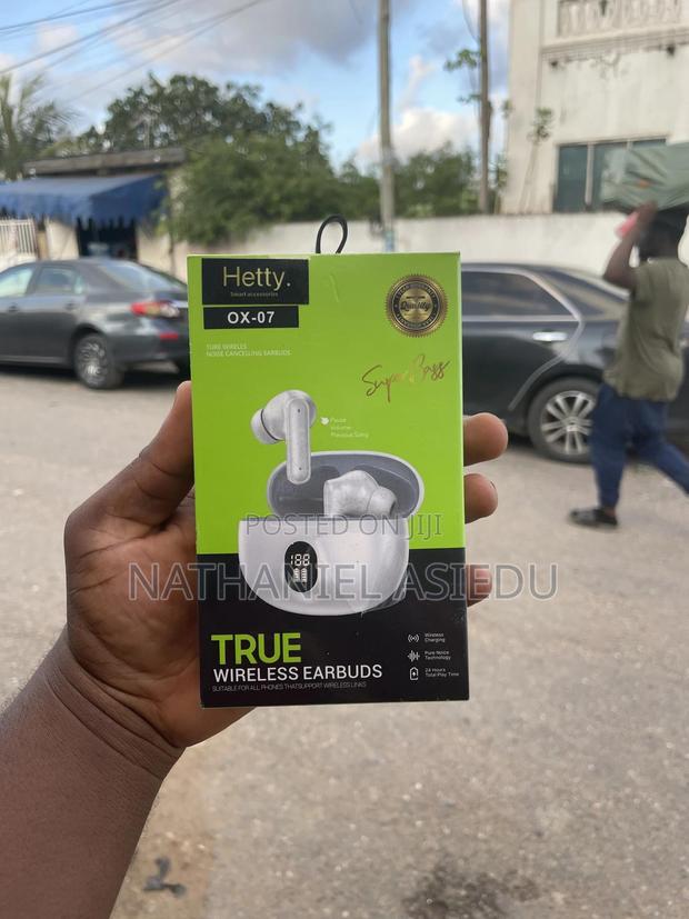 Hetty Ox-07 True Wireless Earbuds. · Photo 4