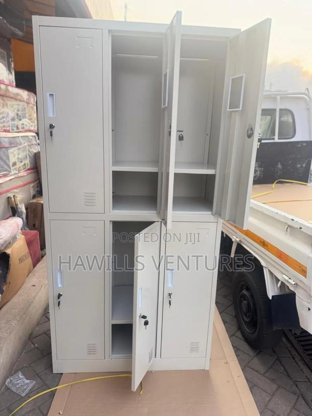 6 Lockers Cabinet · Photo 2