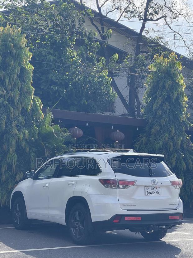 Toyota Highlander for Rent photo 7