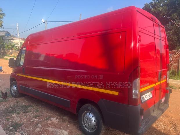 Peugeot Boxer 2012 Red photo 5