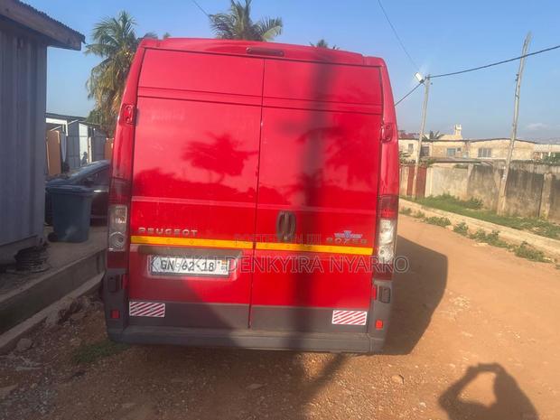 Peugeot Boxer 2012 Red photo 6