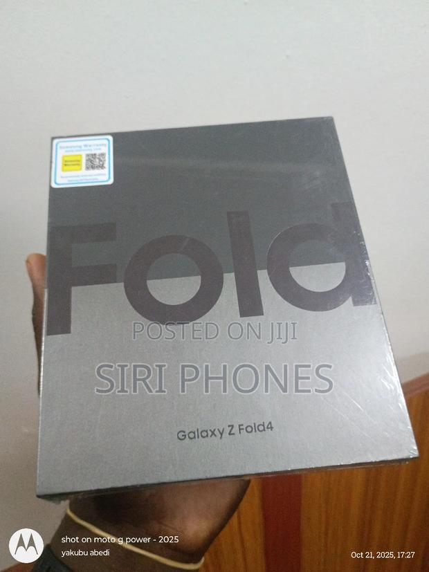 New Samsung Galaxy Z Fold4 256 GB Gray