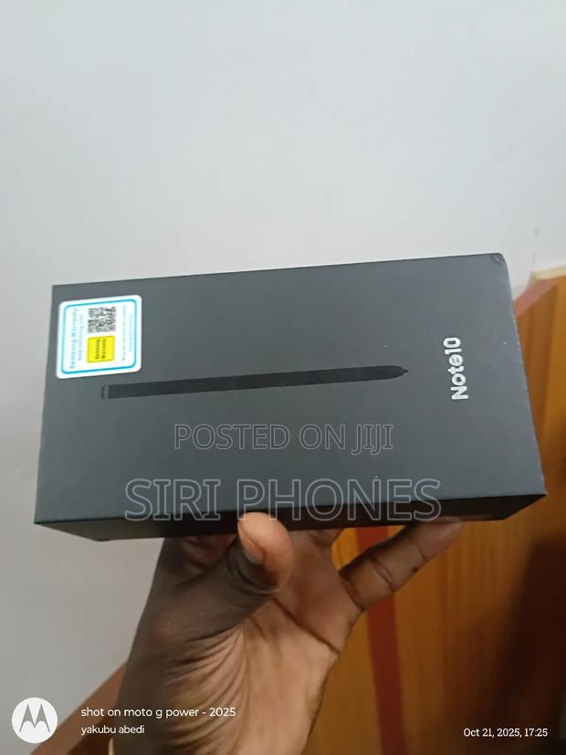 New Samsung Galaxy Note 10 5G 256 GB Black photo 2