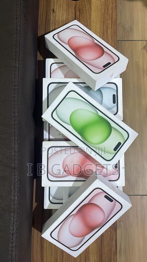 New Apple iPhone 15 128 GB Green