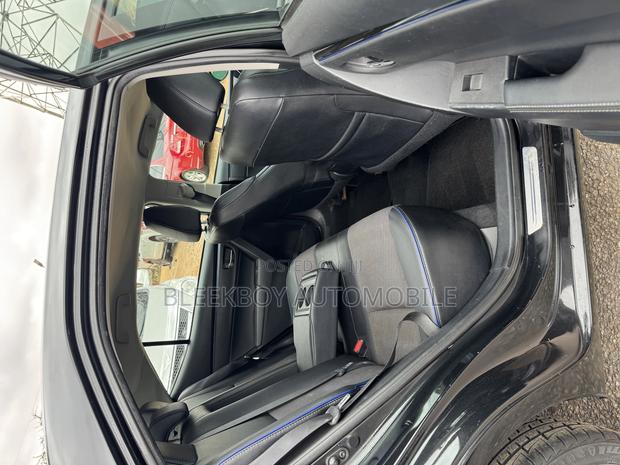 Toyota Corolla SE Special Edition 4dr Sedan (1.8L 4cyl CVT) 2017 Black photo 8