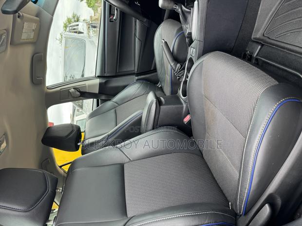 Toyota Corolla SE Special Edition 4dr Sedan (1.8L 4cyl CVT) 2017 Black photo 10