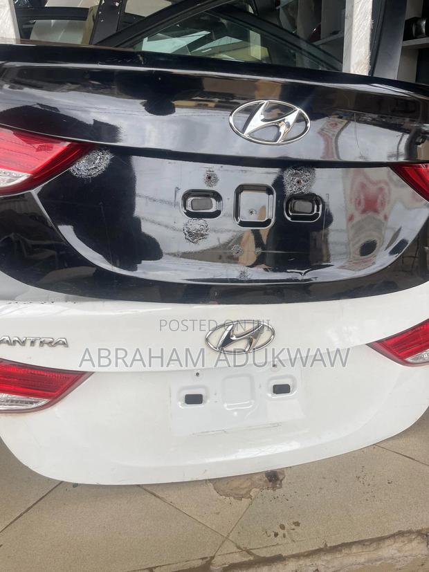 Hyundia Elantra Boot