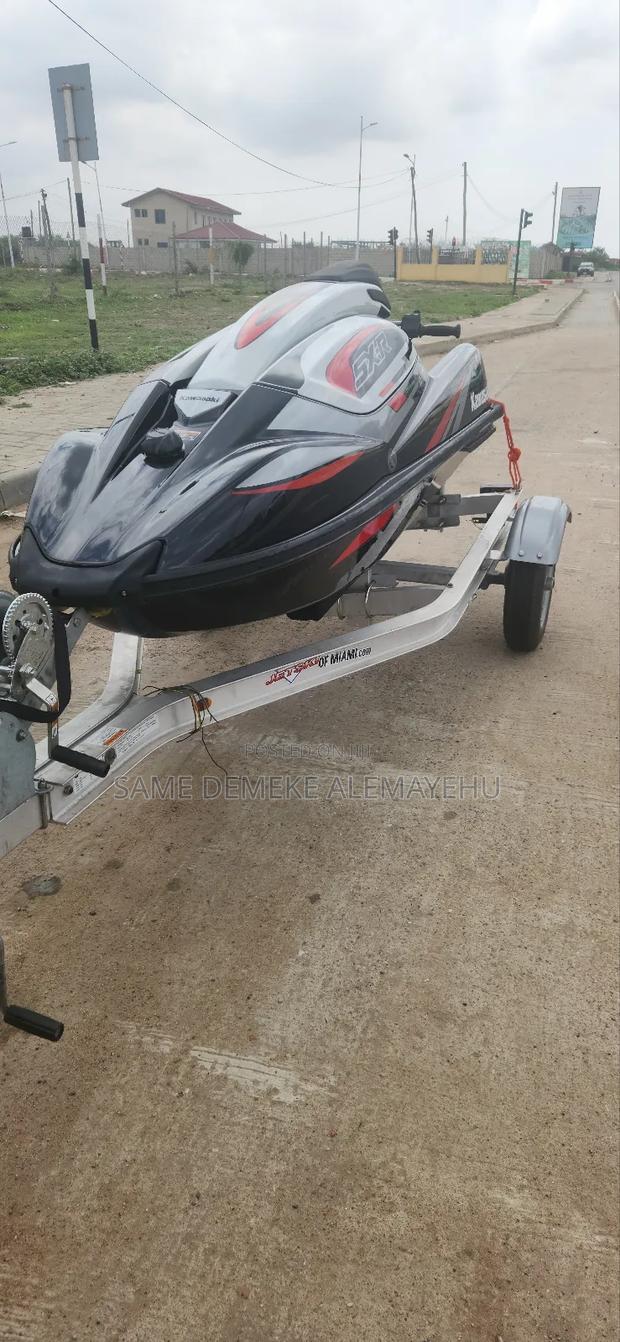 Kawasaki SXR 160 Jetski photo 3