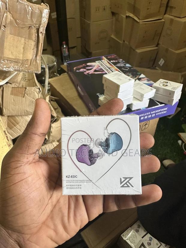 Kz Edc in Ear Headphones · Photo 2