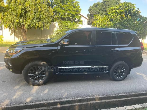 Toyota Land Cruiser Prado 2.7 2017 Black