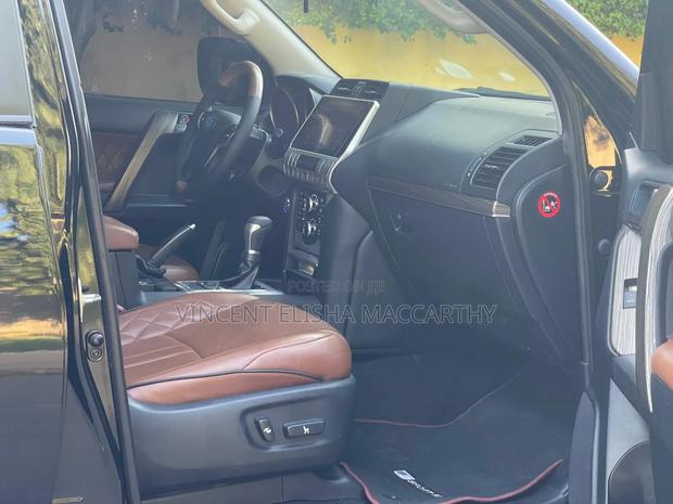 Toyota Land Cruiser Prado 2.7 2017 Black