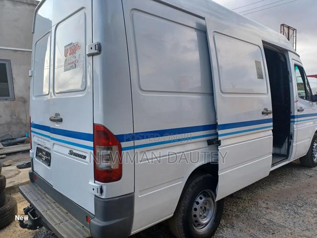 Mercedes-Benz Sprinter 2006 White