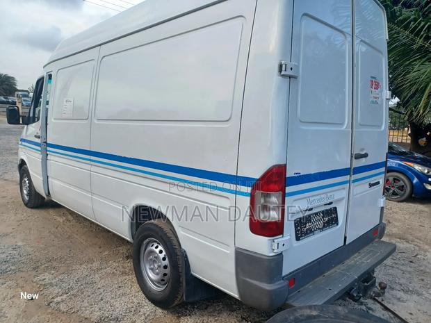 Mercedes-Benz Sprinter 2006 White