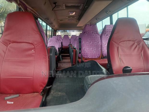 Hyundai County 2012 Yellow