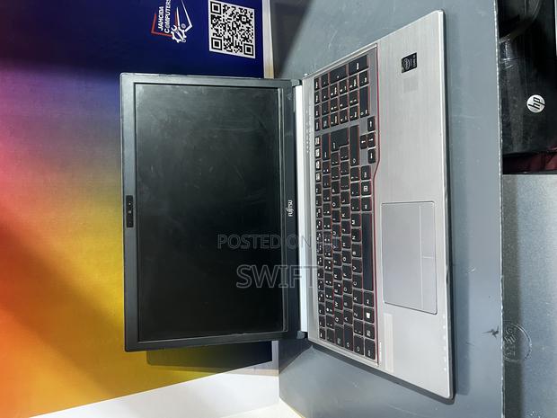 Laptop Fujitsu Lifebook A555 8GB Intel Core I5 SSD 256GB