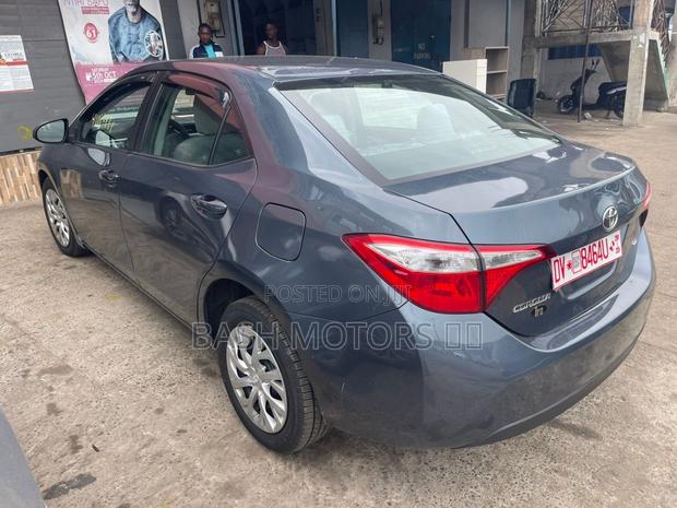 Toyota Corolla LE 4dr Sedan (1.8L 4cyl CVT) 2016 Gray