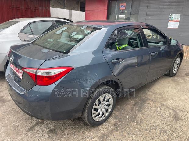 Toyota Corolla LE 4dr Sedan (1.8L 4cyl CVT) 2016 Gray