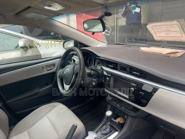 Toyota Corolla LE 4dr Sedan (1.8L 4cyl CVT) 2016 Gray